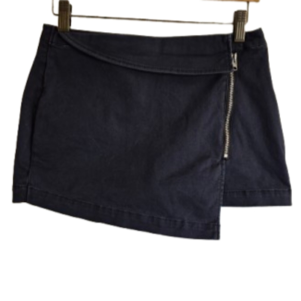 Abercrombie & Fitch Asymmetrical Zipper Skort